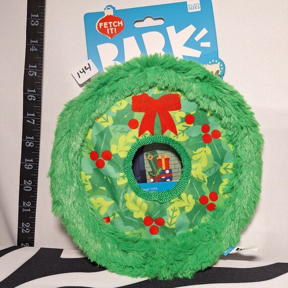 NWT Bark Wreath Toss Dog Toy - Picture 1 of 2